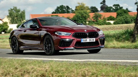 TEST BMW M8 Competition Coupé – Rychle, bokem, s elegancí