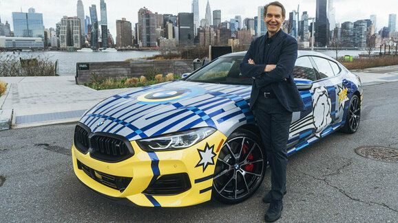 Jediné podepsané BMW 8 x Jeff Koons se vydražilo za 10,6 milionu