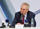 Vymění prezident Miloš Zeman Škodovku za BMW či Mercedes? Ministerstvo pro něj nově shání i SUV