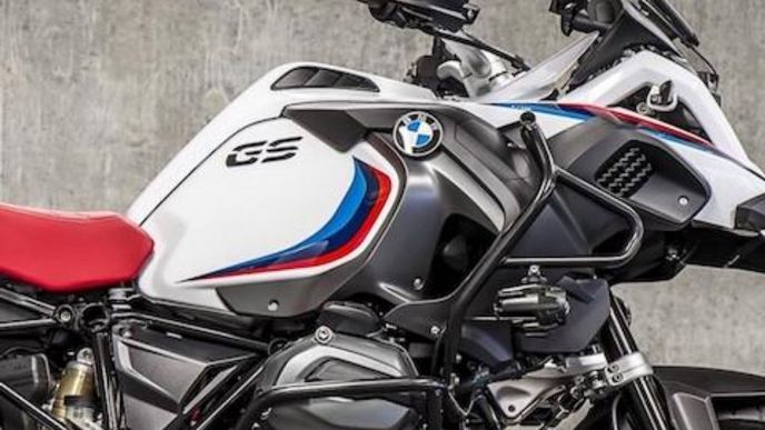 BMW Motorrad slaví 100 let edicí Iconic 100