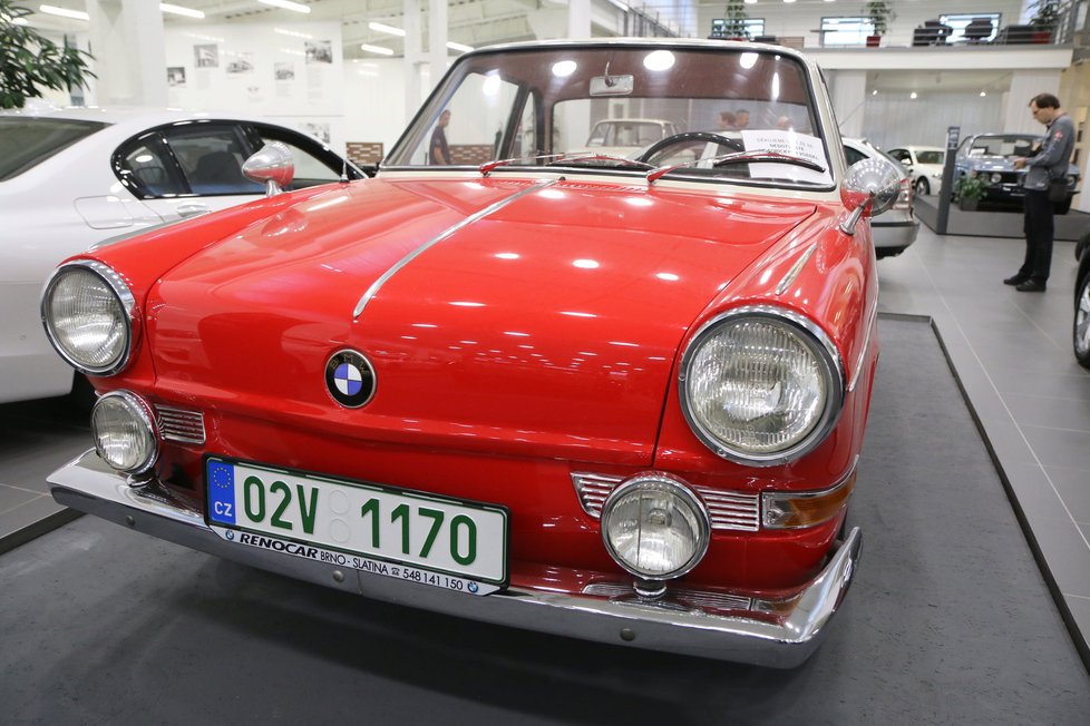 BMW 700 z roku 1961 vlastnil původně mistr světa v motocrossu z roku 1958 Jaromír Čížek.