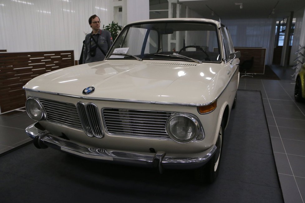 BMW 1602 z roku 1967 byl jedním z nejmasověji vyrobených BMW. Jedná se o jedno z prvních vozidel prodaných do Československa prostřednictvím Tuzexu.