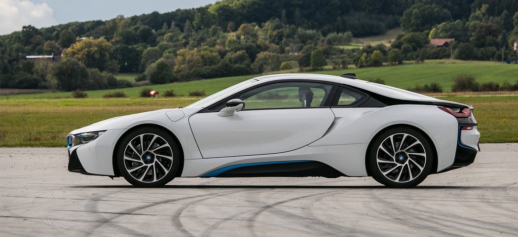 BMW i8