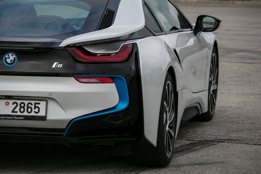 BMW i8