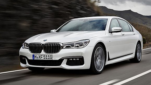 BMW představilo novou řadu 7, umí parkovat bez člověka ve voze (+videa)