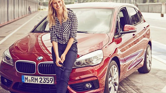 Video: BMW 2 Active Tourer a krásná Karolína Kurková