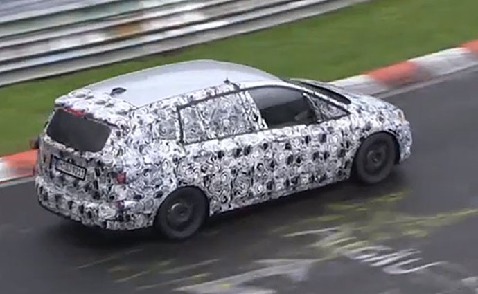 Spy video: Prodloužené BMW 1 Gran Turismo