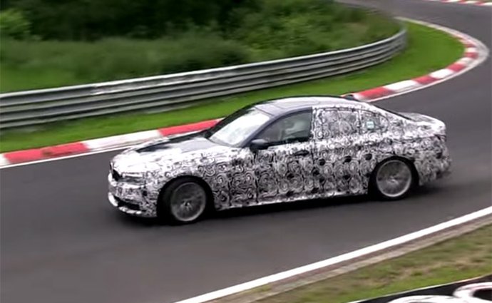 Spy video: Nové BMW 5 jezdí na Nürburgringu i bokem