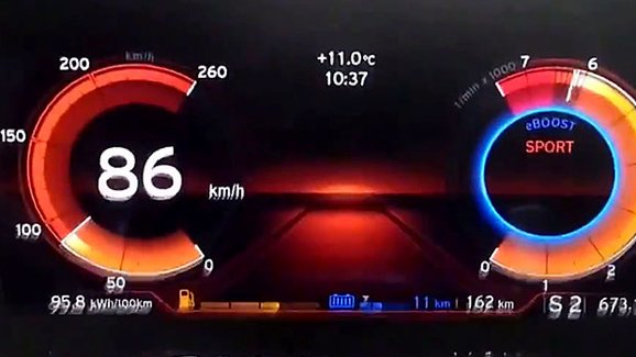 Video: Takhle rychle akceleruje tříválcové BMW i8 z 0 na 130 km/h
