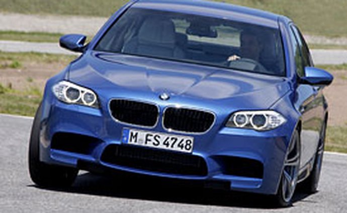 Video: BMW M5 – Ve městě i na okruhu