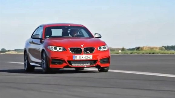 BMW M235i: S Launch Control na stovku za 4,8 sekundy (video)