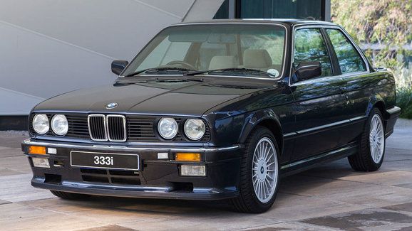 BMW 333i tvořilo zcela vlastní kategorii generace E30