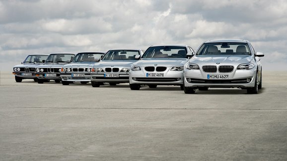 Jedinečné BMW řady 5. Prohlédněte si všechny generace