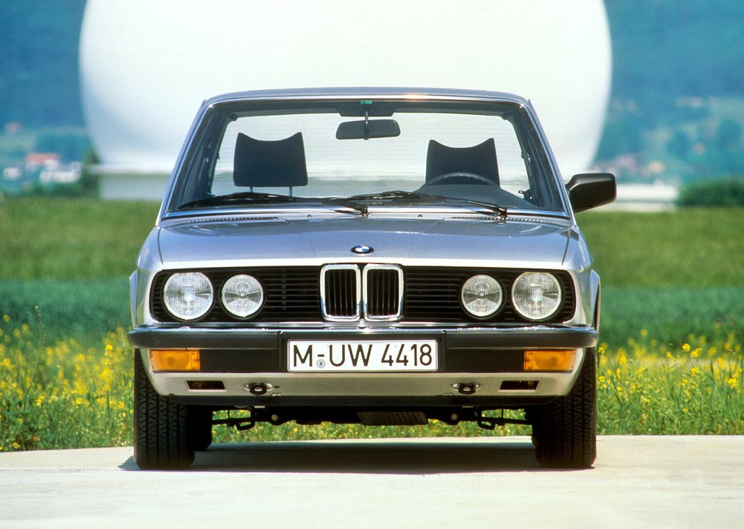 BMW řady 5 (E28)