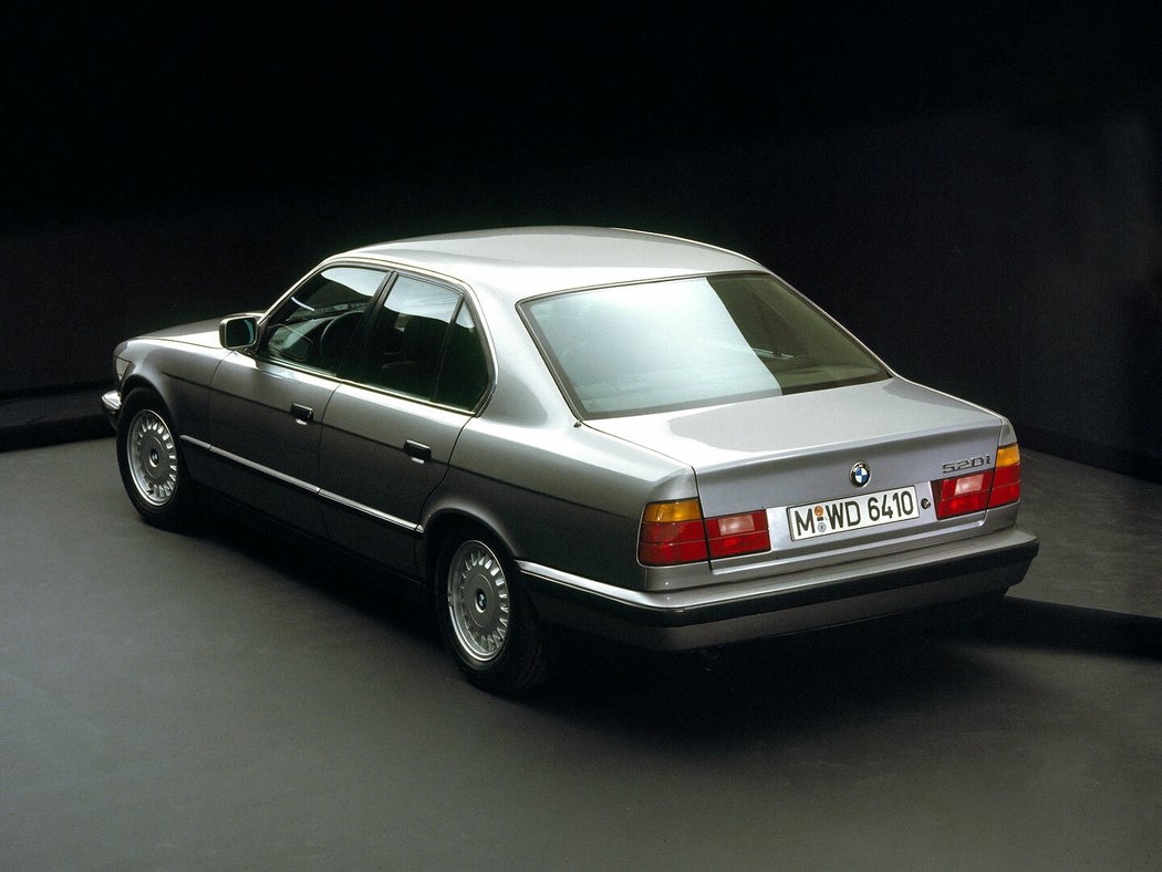 BMW řady 5 (E34)