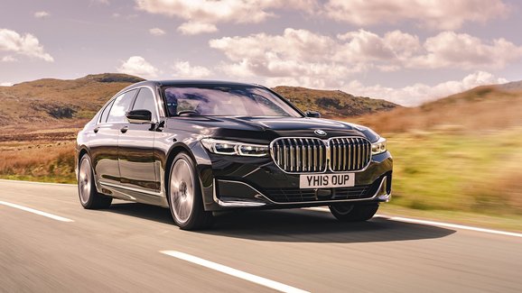 Brit chtěl dokázat, že si diesely nezaslouží smrt. S BMW 730Ld na jednu nádrž ujel 1450 km