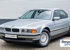 Na prodej je úžasně zachovalé BMW 750i generace E38. Jeho V12 za sebou nemá ani 15 tisíc kilometrů