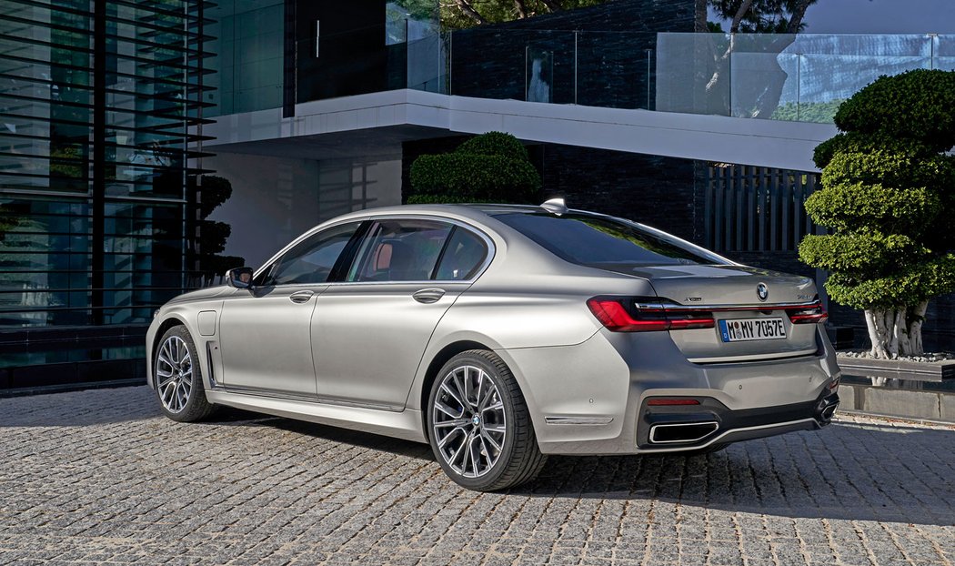 BMW 745Le xDrive