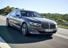 Poprvé za volantem modernizovaného BMW 7. I s obřími ledvinami dokonalost sama