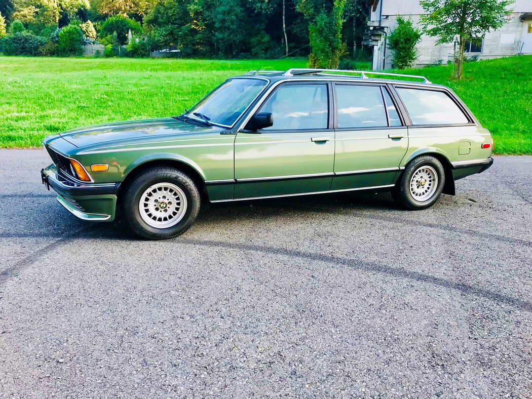 BMW 735i Touring