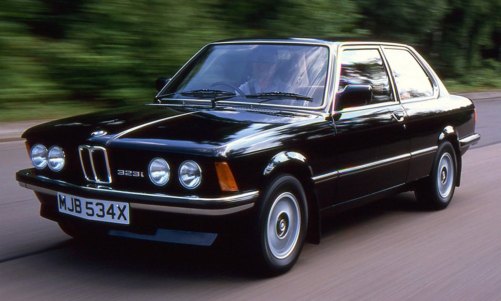 Od ledna 1978 se začal nabízet špičkový model BMW 323i poháněný řadovým šestiválcem M20 s objemem 2,3 litru.
