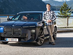 Za volantem nového BMW řady 7: Malý Rolls-Royce je prostě skvělý nezávisle na pohonu