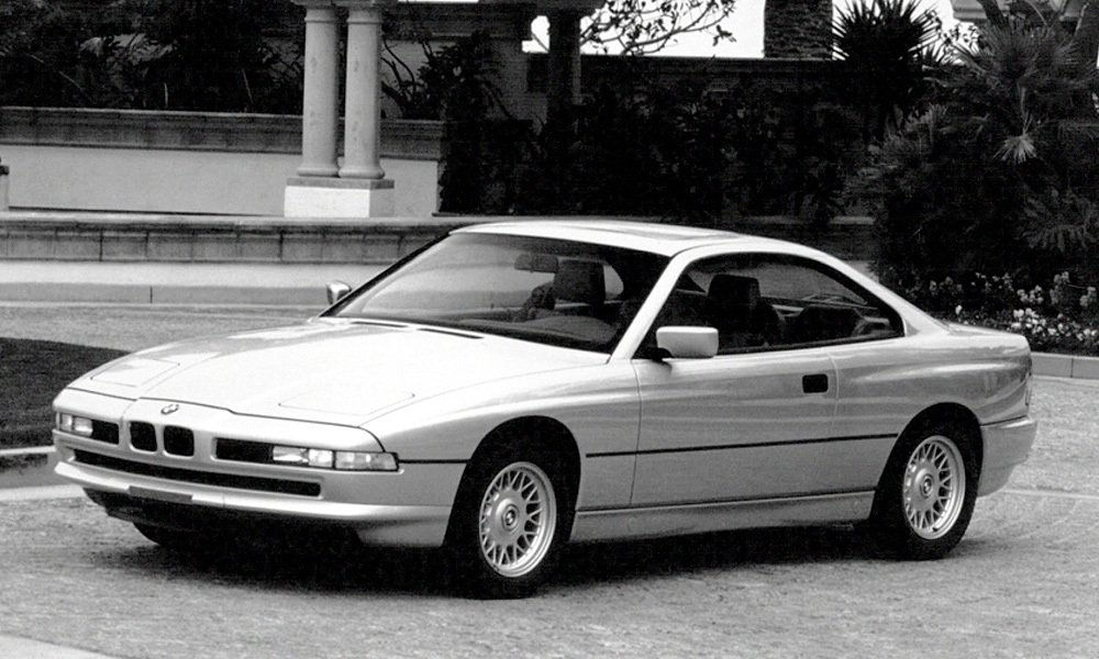 Kupé BMW 850i mělo rozvor náprav 2 684 mm a bylo dlouhé 4 780 mm.