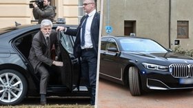Prezident Pavel má nové fáro: Škodovku nahradil fešáckou limuzínou BMW