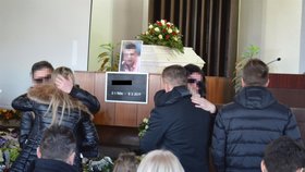 S milovníkem rychlé jízdy se loučili kamarádi: Pohřeb Jirky byl plný emocí.
