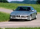 BMW 8: Modrobílé luxusní kupé se objevilo před čtvrtstoletím