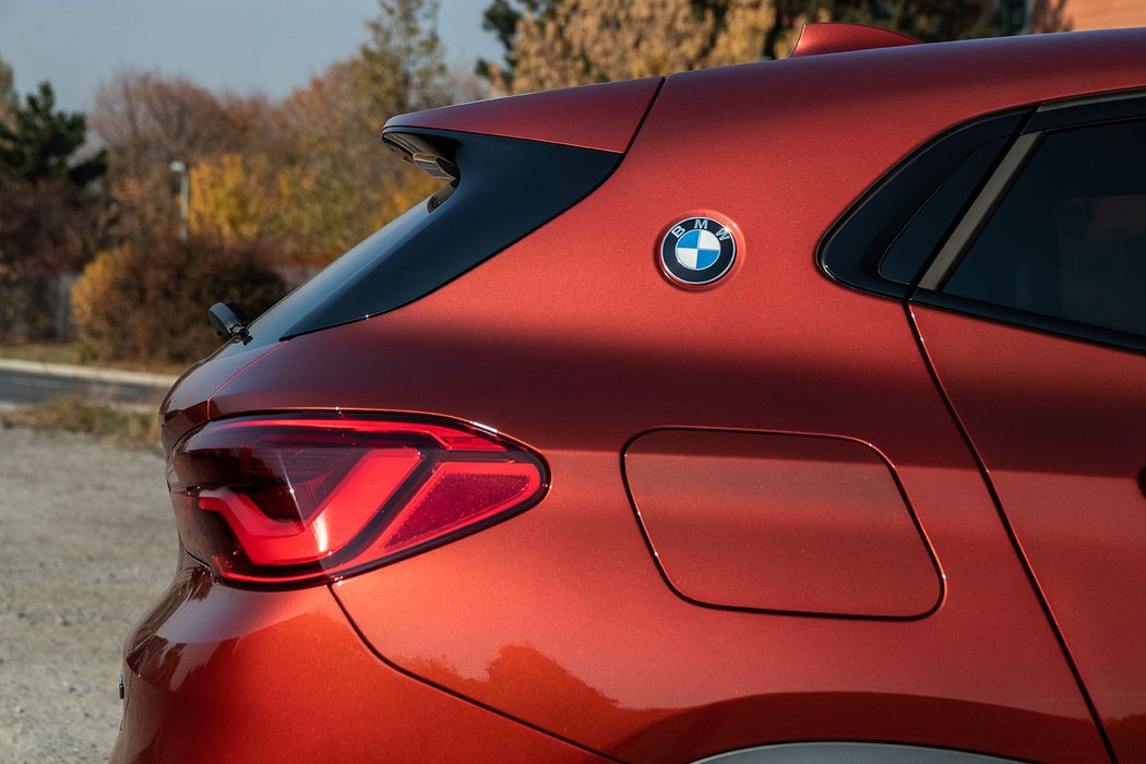 bmw testy crossover