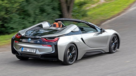 TEST BMW i8 Roadster – Konečně má, co postrádal