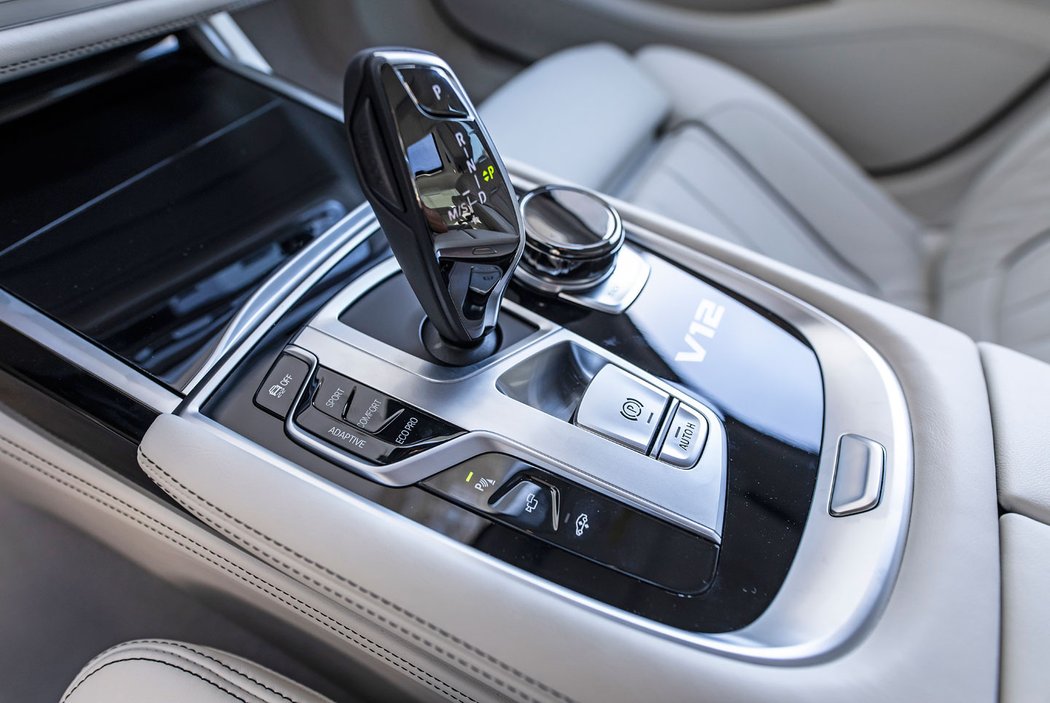 BMW M760Li xDrive V12 Excellence