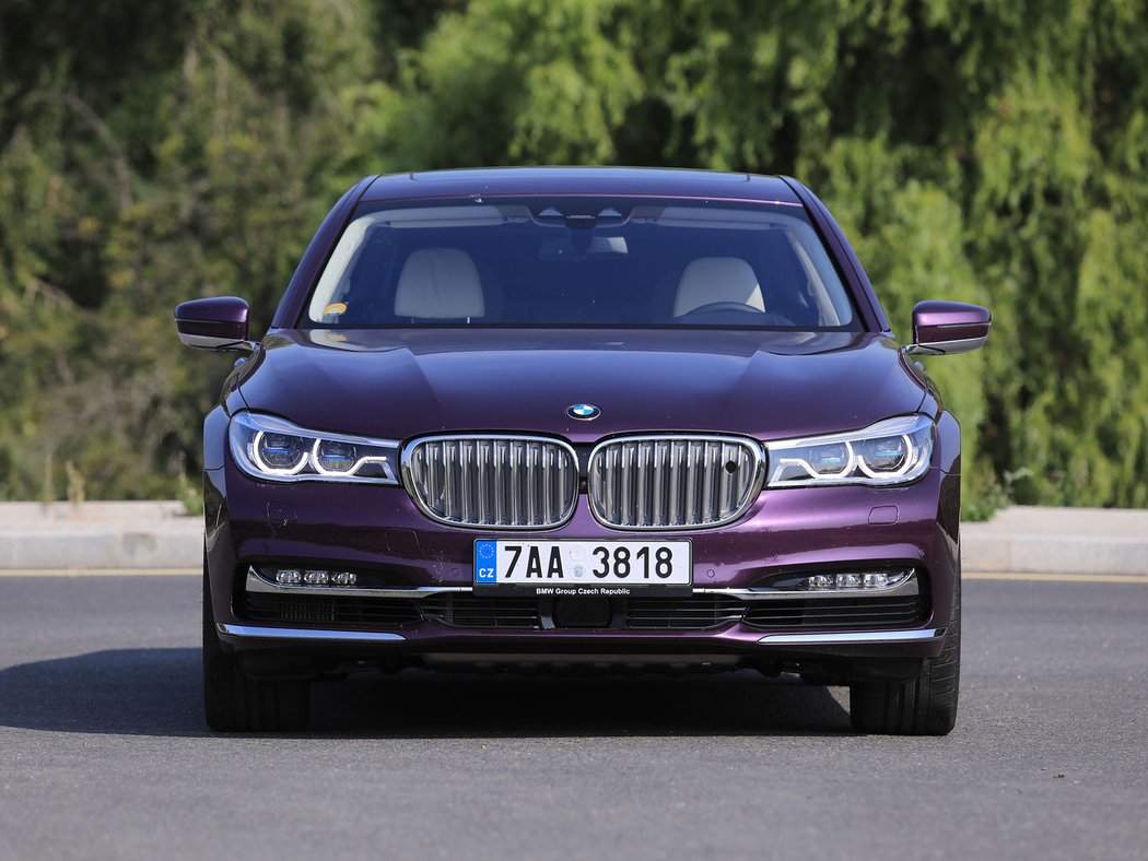 BMW M760Li xDrive V12