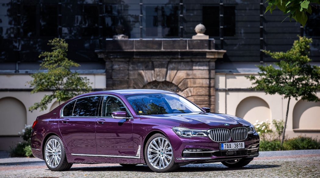 BMW M760Li xDrive V12 Excellence