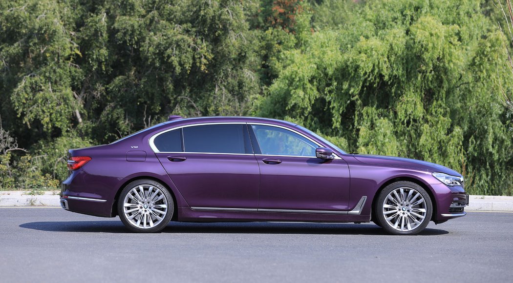 BMW M760Li xDrive V12