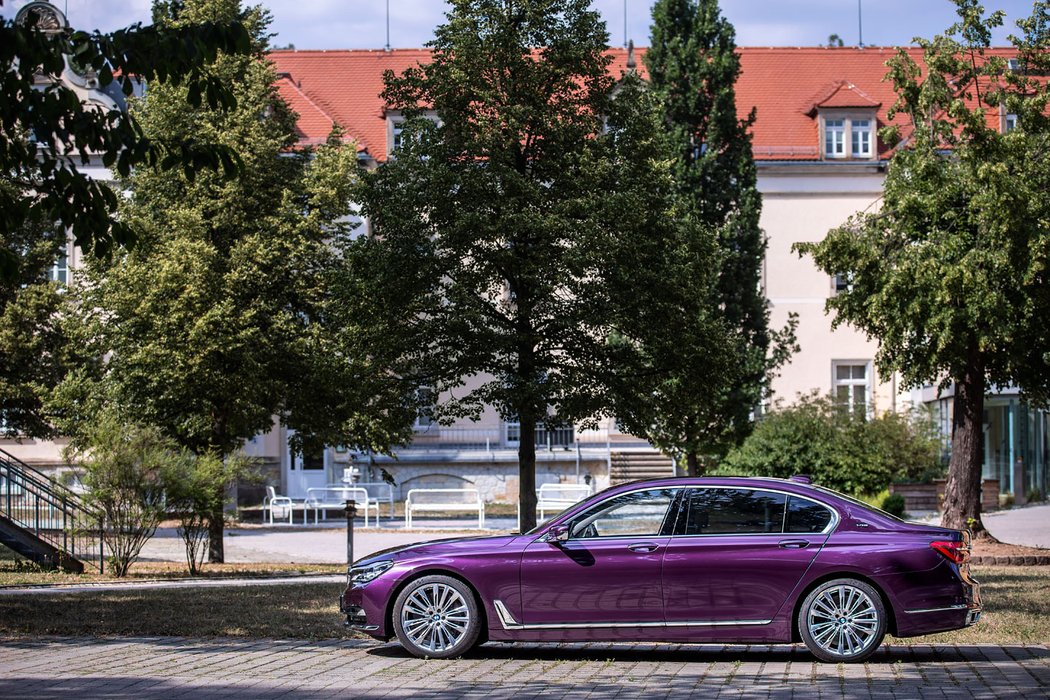 BMW M760Li xDrive V12