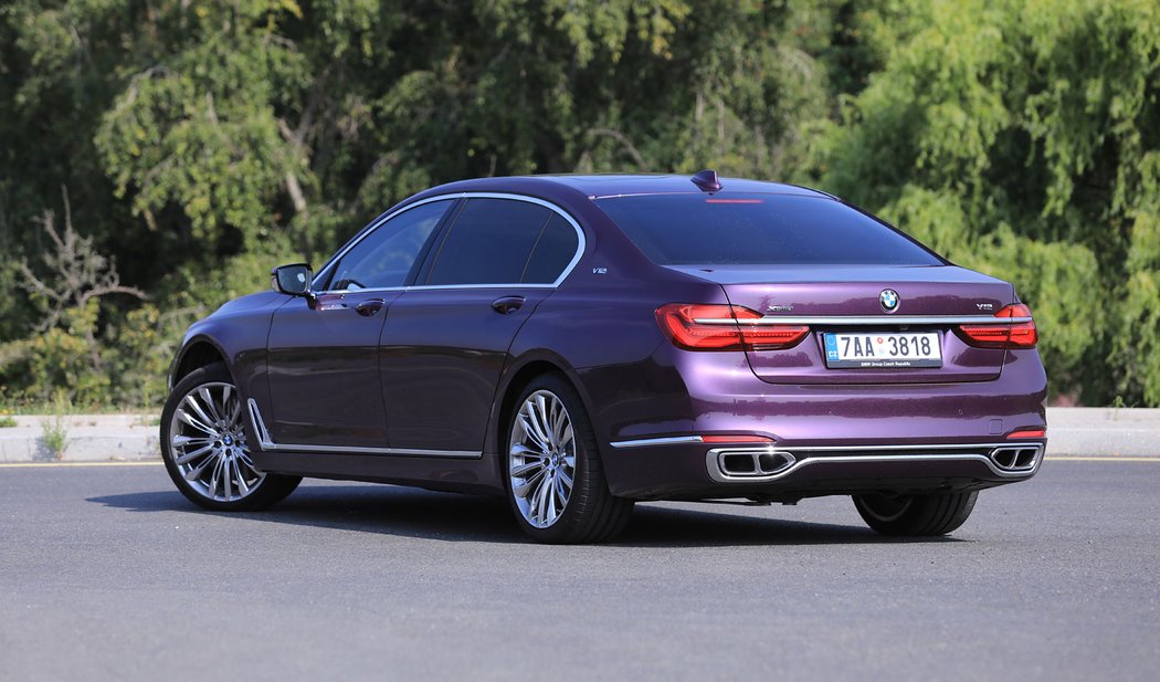 BMW M760Li xDrive V12 Excellence