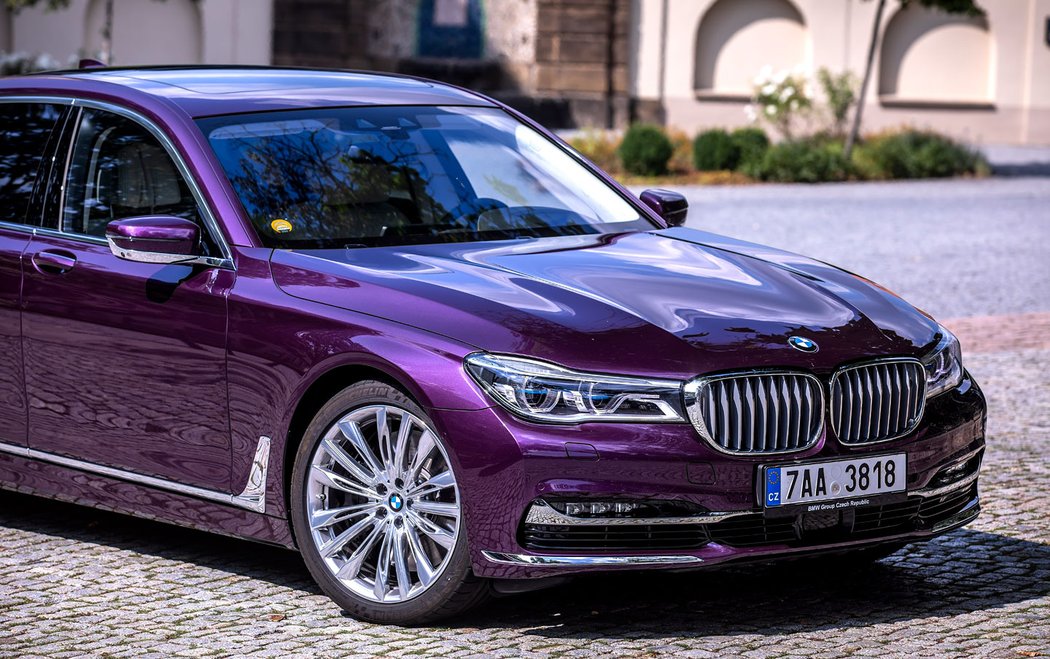 BMW M760Li xDrive V12