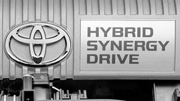 BMW bude brát hybridní techniku od Toyoty
