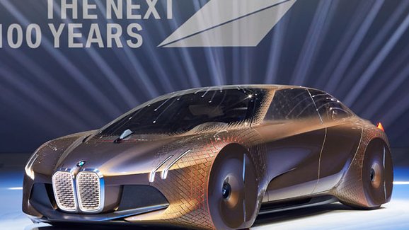 BMW Vision Next 100: Autonomní vůz pro radost z jízdy jako dárek k výročí