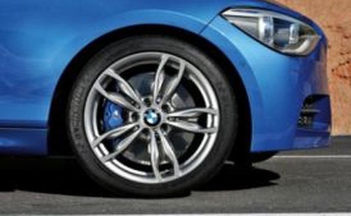 Video: BMW M135i není žádné nedochůdče