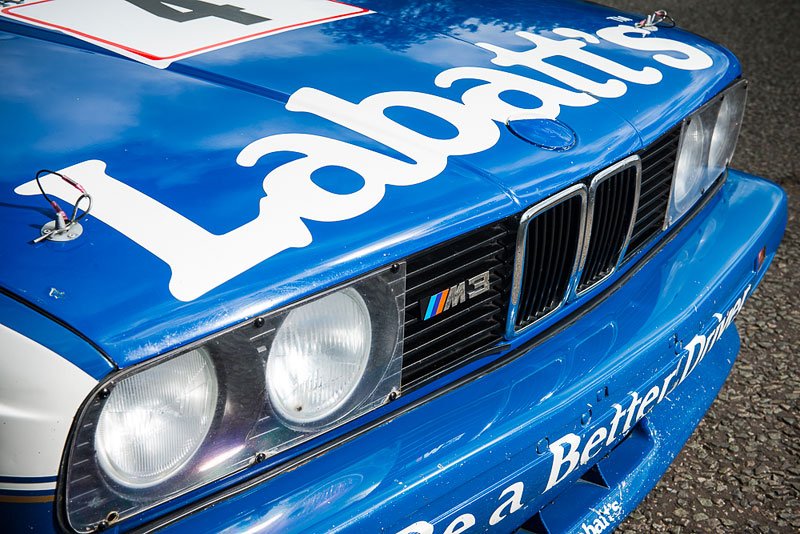 Závodní BMW E30 M3