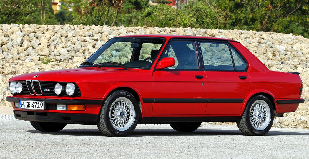 BMW M5 E28 (1985-1987)