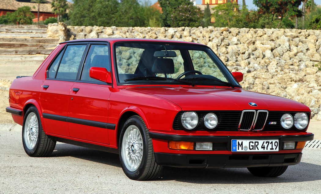 BMW M5 E28 (1985-1987)