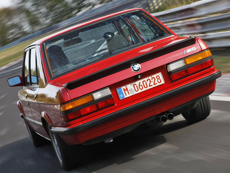 BMW M5 E28 (1985-1987)