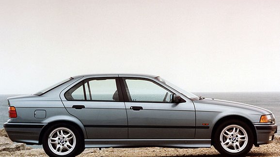 BMW 3 E36 (1990-2000): Čtvrtstoletí třetí „trojky“ na oficiálním videu