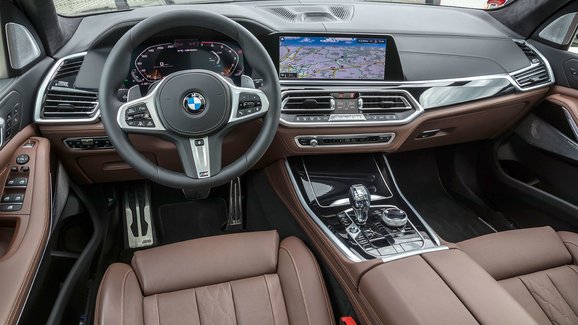 BMW X5 M50i