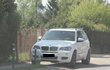 Starším BMW X5 po Vlaďce přijel Řepka minulý týden k rozvodu.