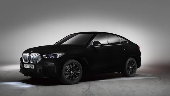 BMW X6 Vantablack je prý nejčernější auto na světě, jeho barva totiž pohlcuje světlo